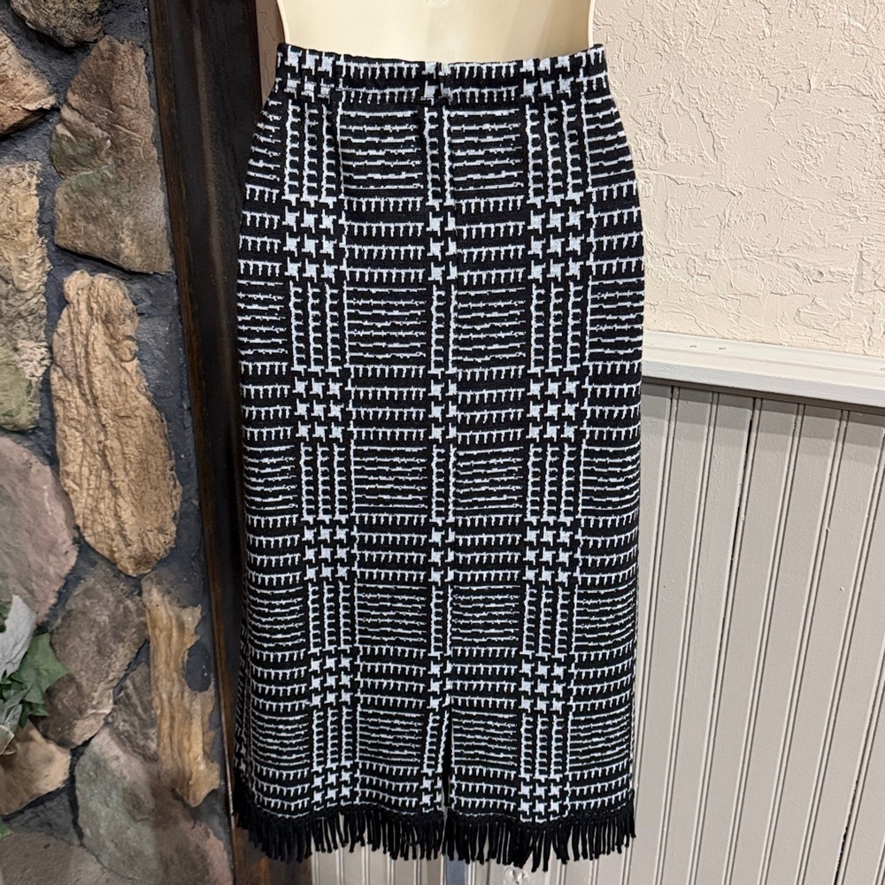 Nina Leonard Black and White Geometric Pencil Skirt - Picture 2 of 5